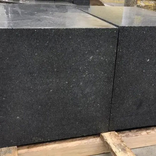 室外芝麻灰石材的多樣化應(yīng)用，助力美化城市景觀(圖2)