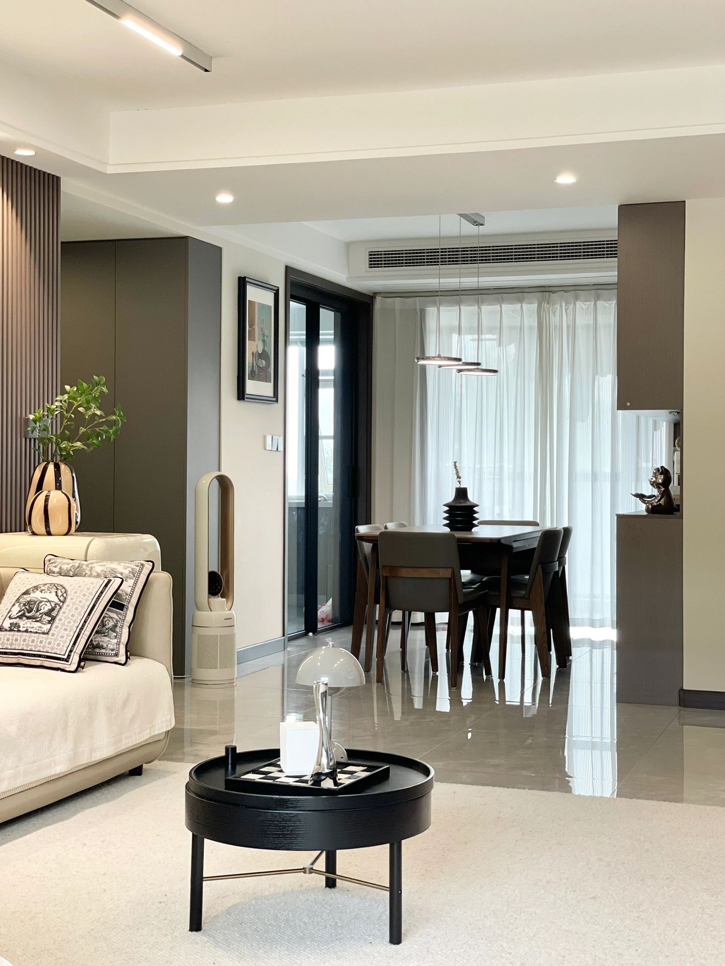 專業(yè)建議：圓弧形石門安裝過(guò)程中需要注意的事項(xiàng)(圖1)