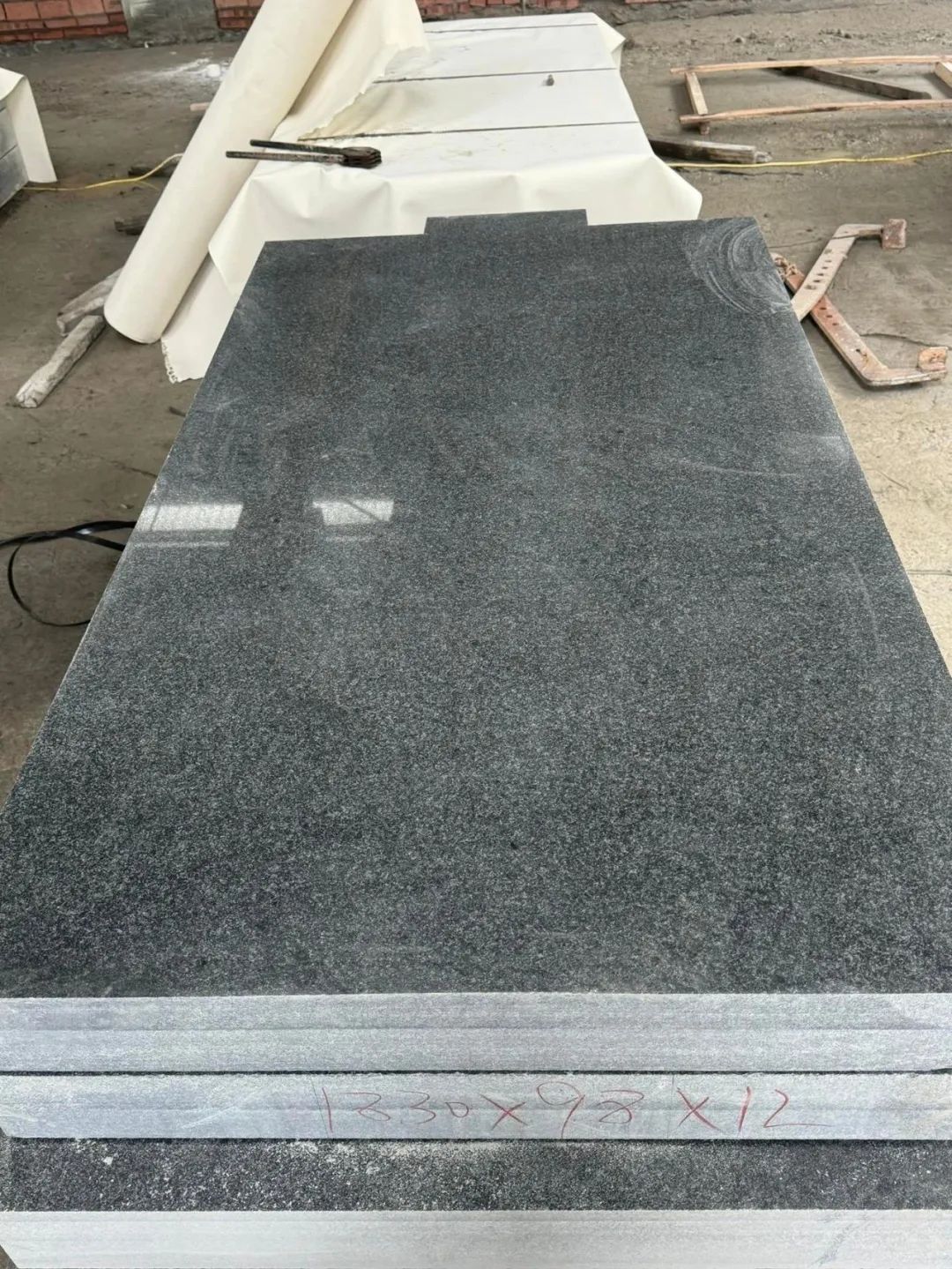 3公分厚300×600石材：芝麻黑、芝麻灰、芝麻白花崗巖種類(lèi)及價(jià)格(圖7)