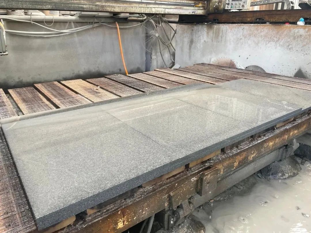 3公分厚300×600石材：芝麻黑、芝麻灰、芝麻白花崗巖種類(lèi)及價(jià)格(圖13)