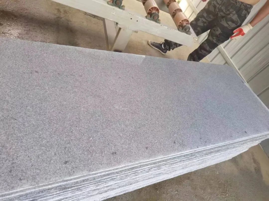 3公分厚300×600石材：芝麻黑、芝麻灰、芝麻白花崗巖種類(lèi)及價(jià)格(圖21)