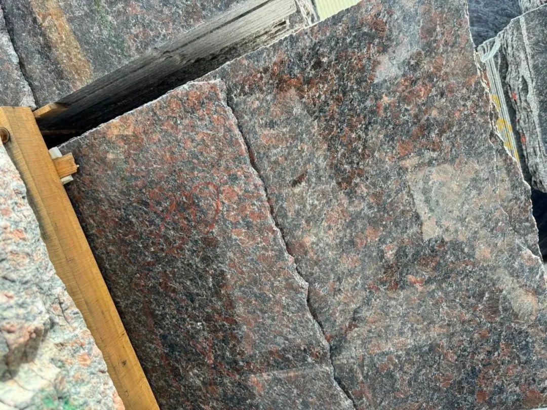 英國棕石材：黑棕與紅棕石材加工價格差異的原因分析(圖14)