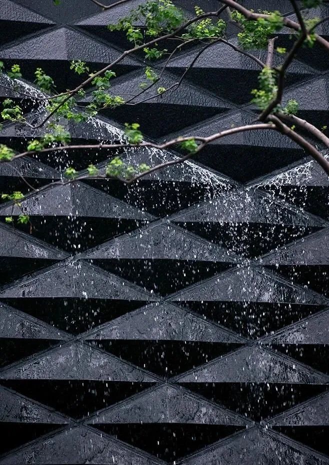 水景石材設計新潮流：黑色石材的魅力與獨特加工工藝(圖21)