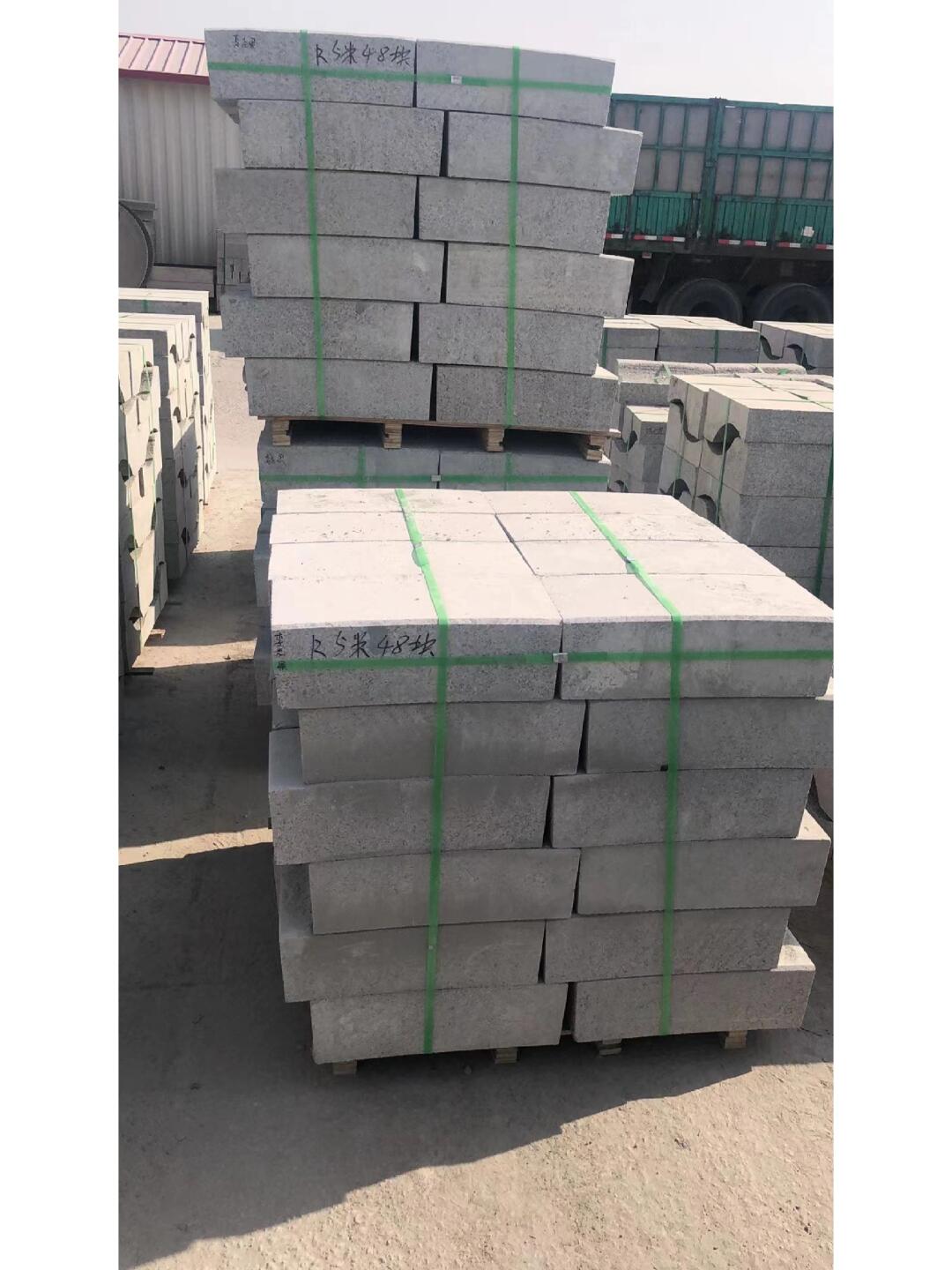 芝麻白路沿石？