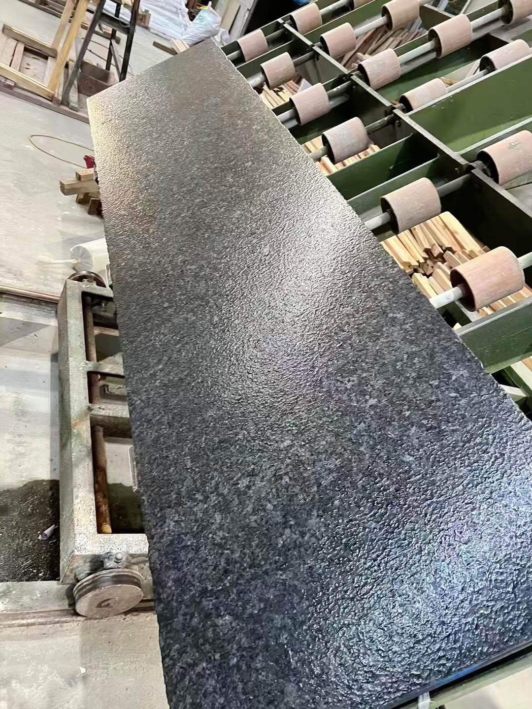 安哥拉黑大理石皮革面柱體石材