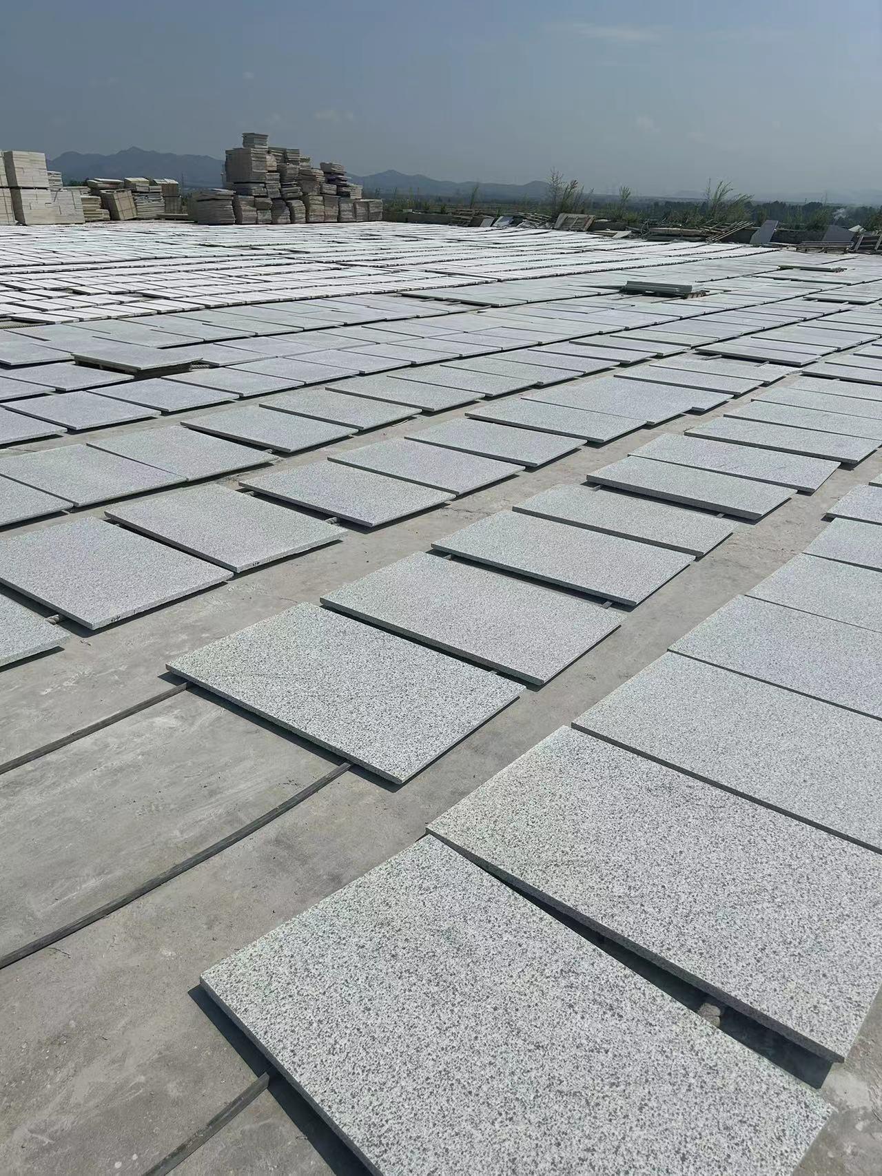 白麻花崗巖和白麻火燒石價格差異