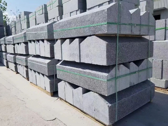 護(hù)坡石廠家銷售適用于壘墻的石材
