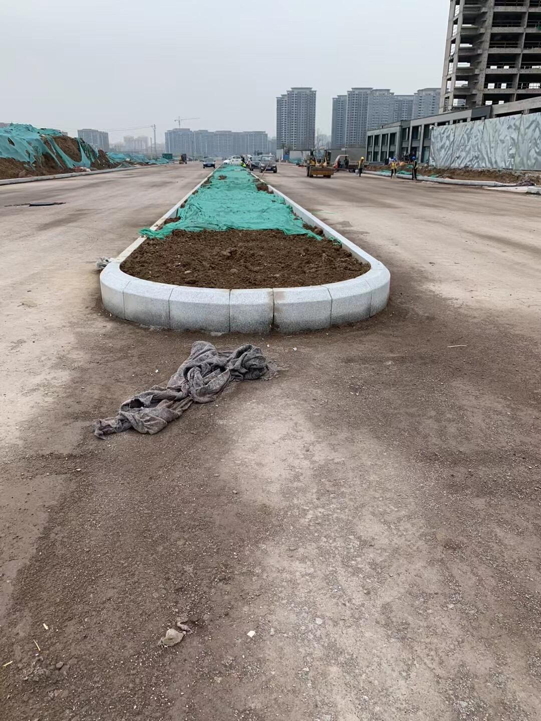 芝麻白芝麻灰芝麻黑路沿石廠家生產標準與定價