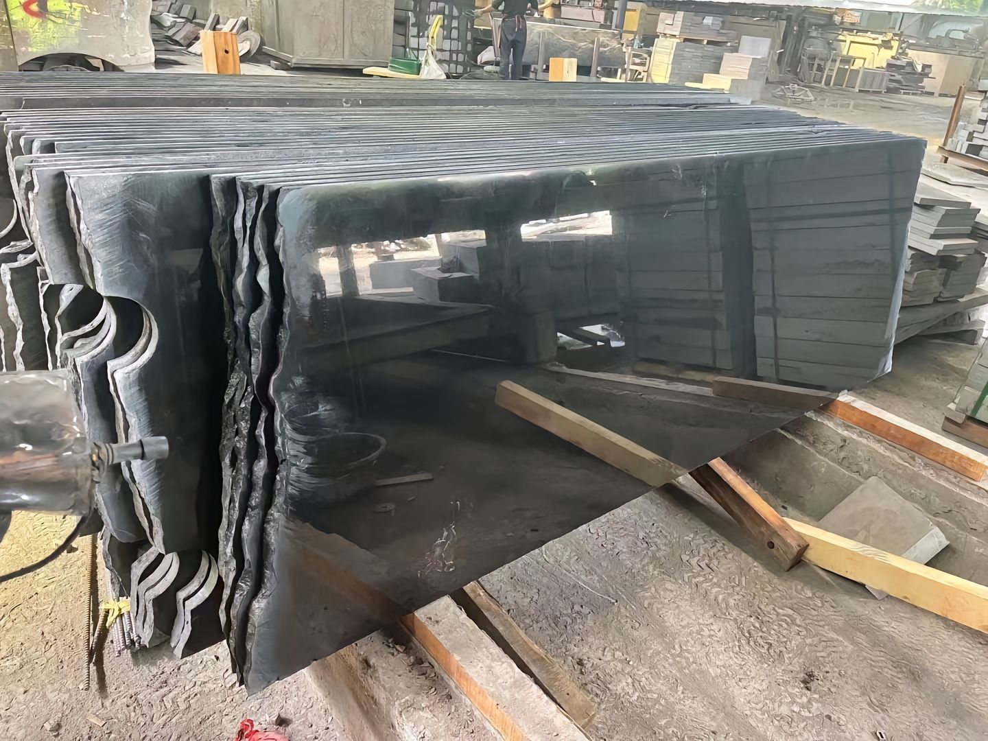 墓碑石材廠家芝麻黑墓碑價(jià)格