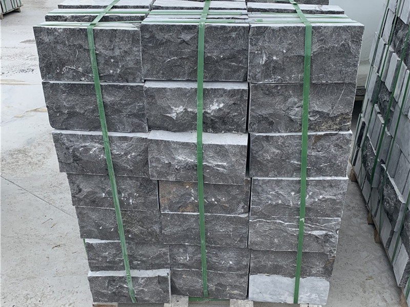 壘墻塊石青石毛石廠家價(jià)格及采購注意事項(xiàng)