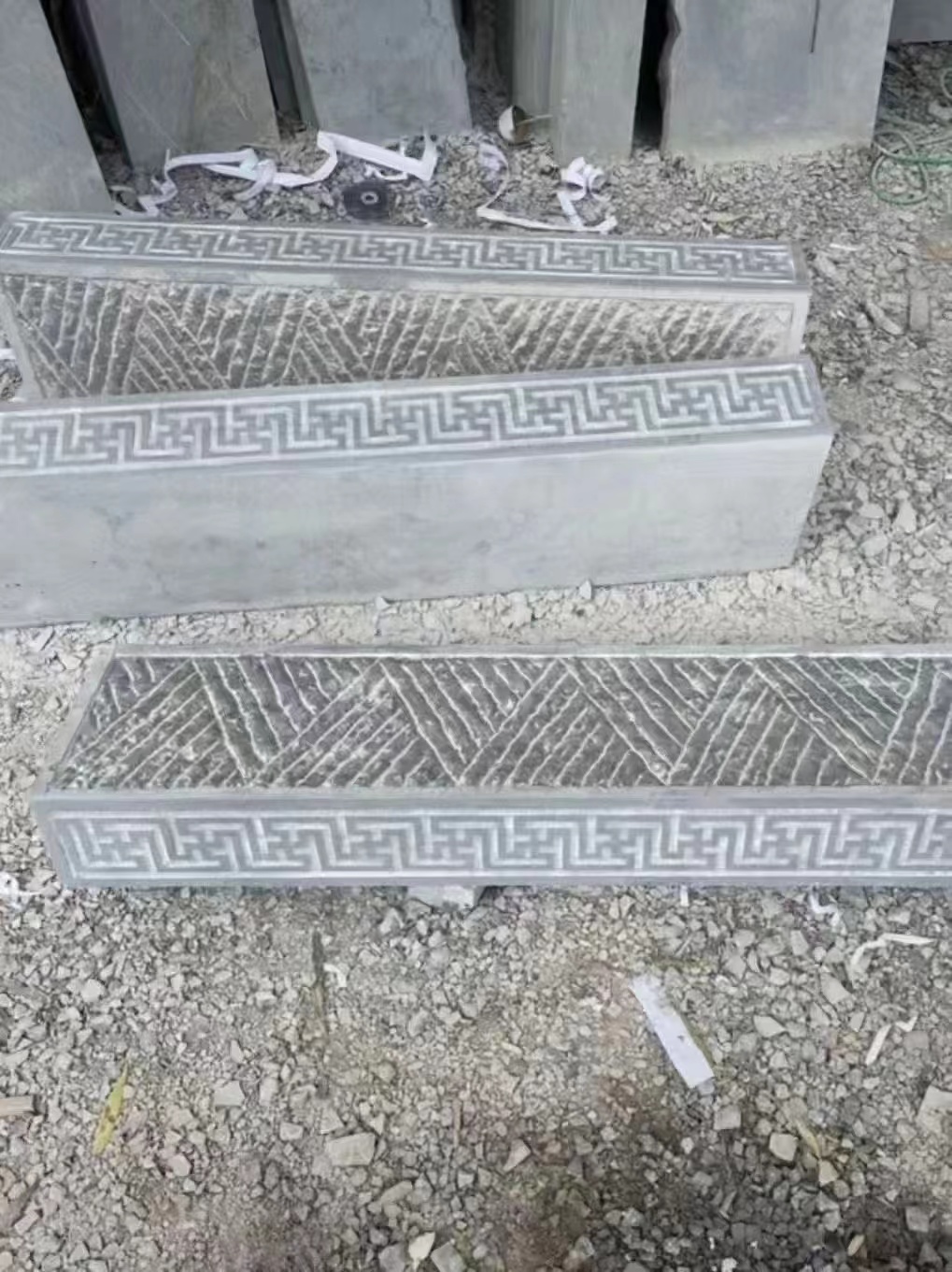 嘉祥縣青石板廠家青石石材用于福字雕刻臺階石迎門墻