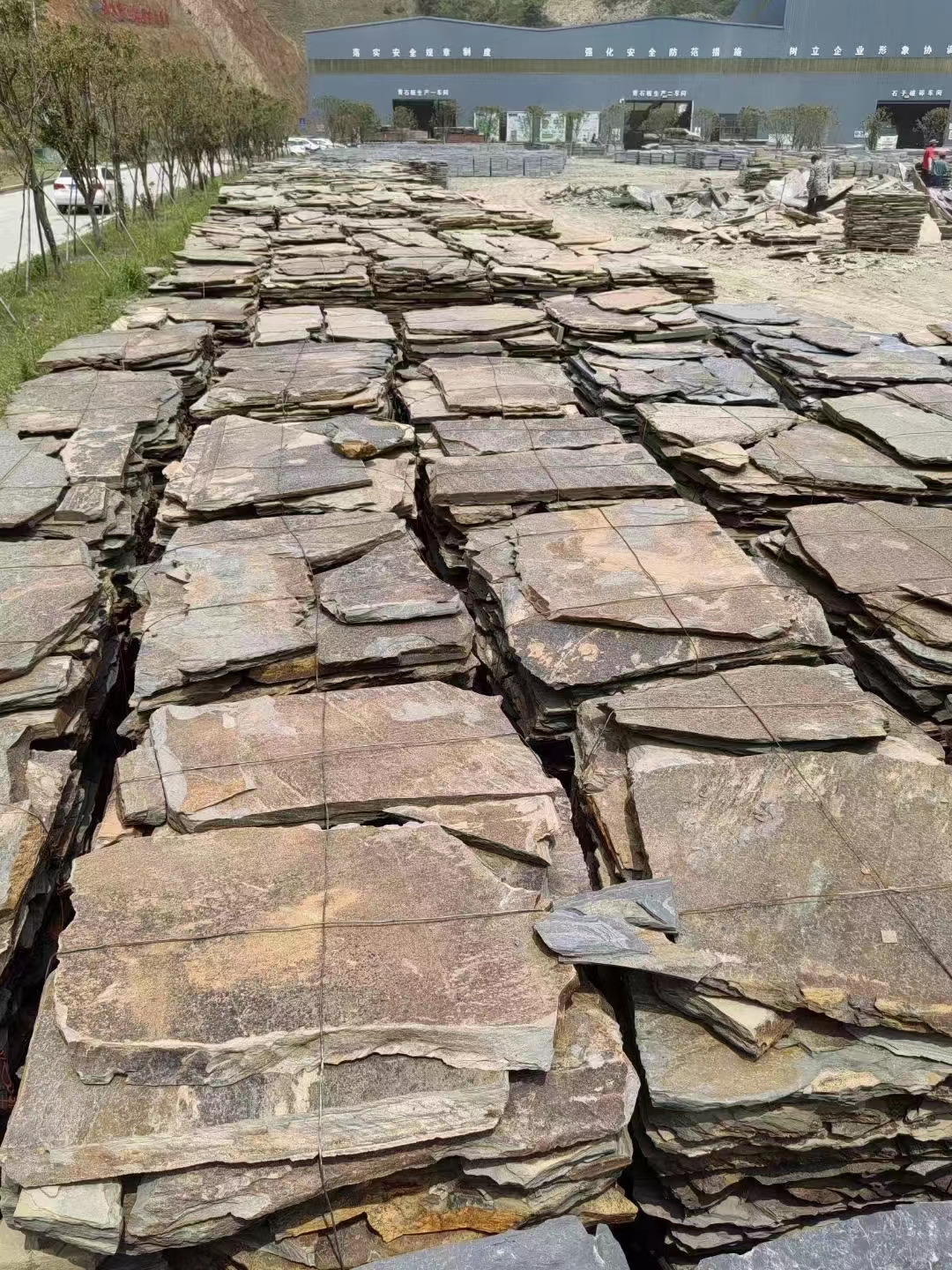 蘑菇石廠家價格對應天然石材紋理與批次色差控制(圖5)