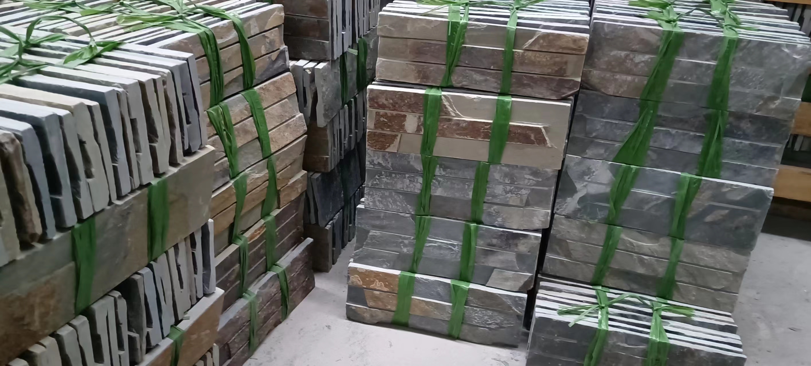 外墻裙文化石安裝所需錨固間距與基層強度標準蘑菇石廠家價格對應單板重量及包裝方式