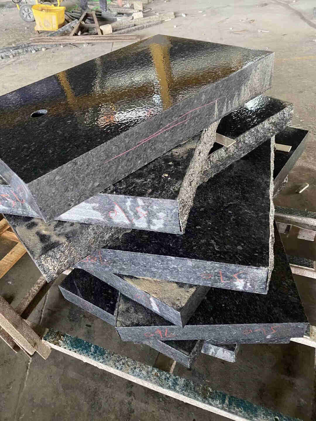 福鼎黑石材干掛幕墻保溫層安裝(圖4)