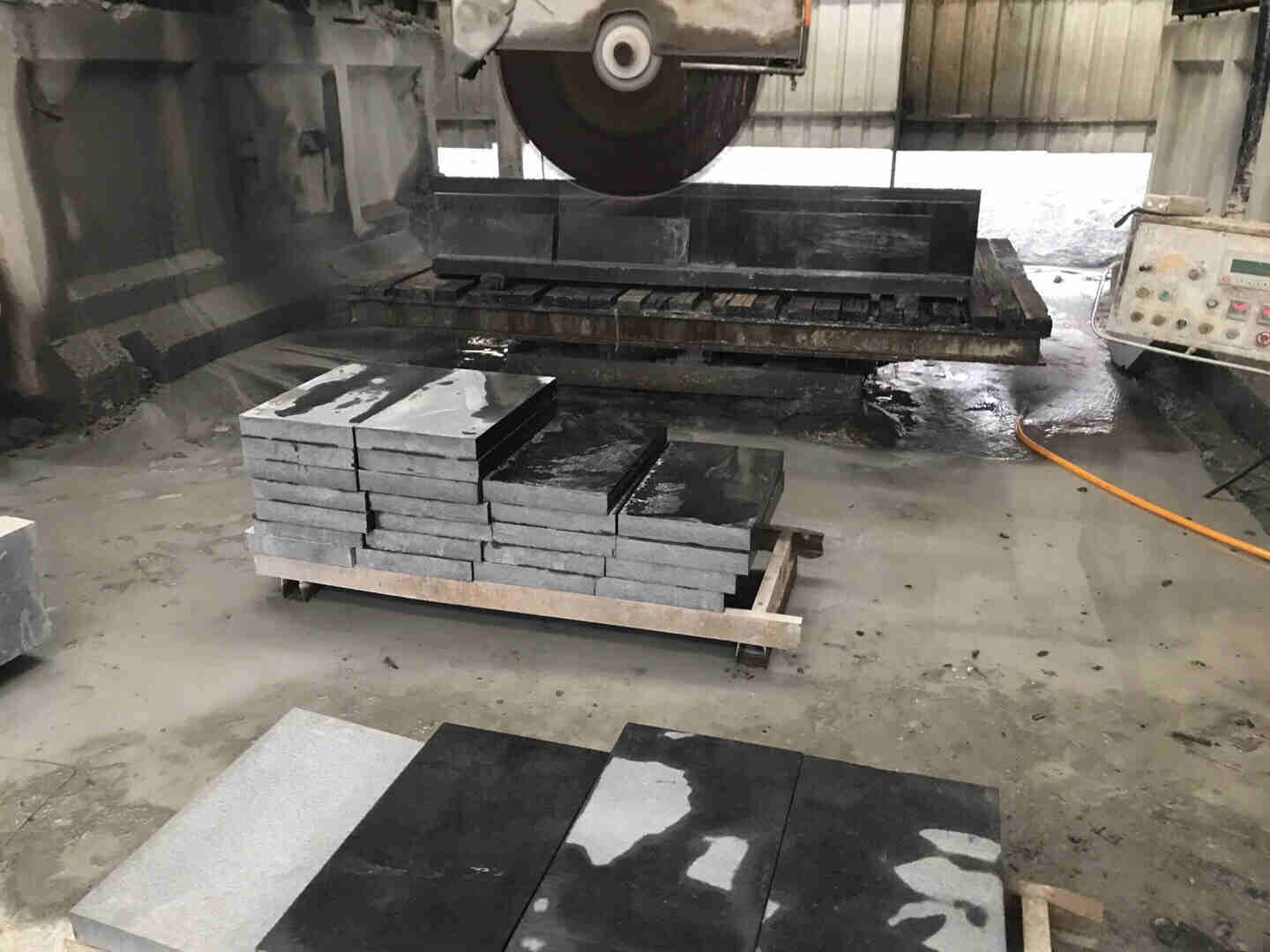 水景石材廠家加工黑色水景大理石技術