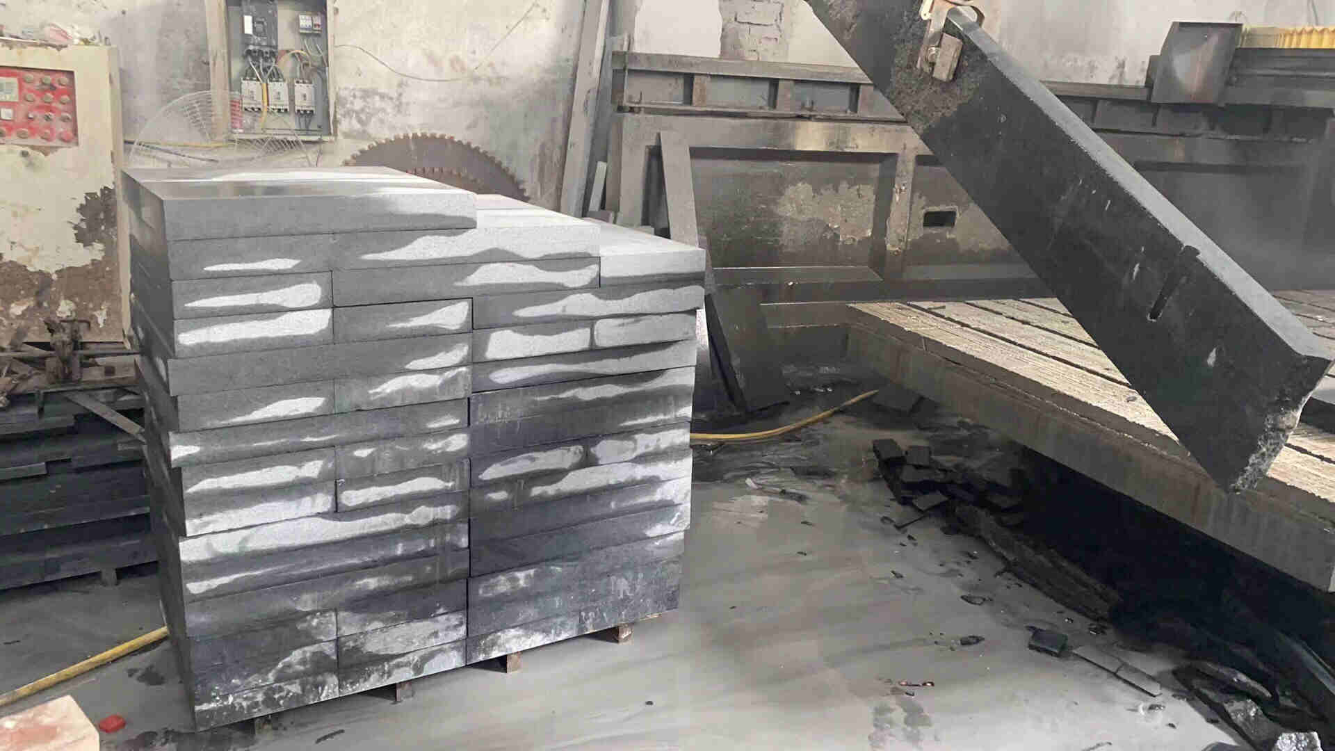 福鼎黑花崗巖臺面與墻體接縫密封(圖4)