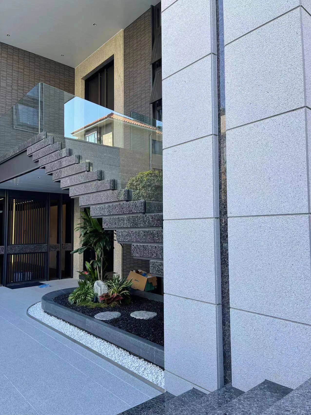 庭院石材地面鋪裝石材如何選擇(圖2)