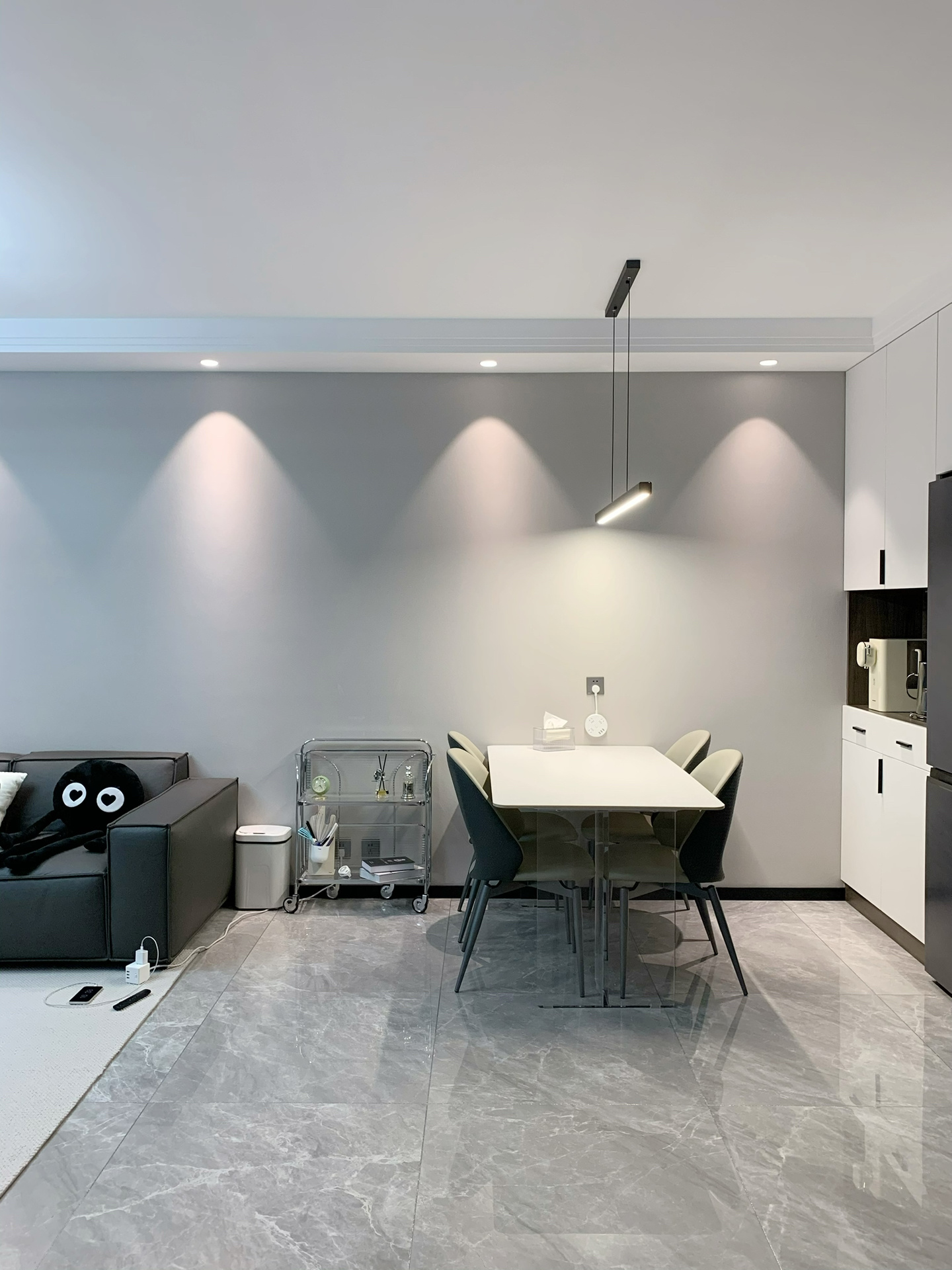 廚房臺面用石材裝飾裝修時石英石與巖板的接縫處理和日常維護要點