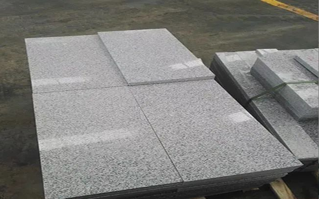 天然石材廠家路沿石批發(fā)珍珠花石材生產(chǎn)