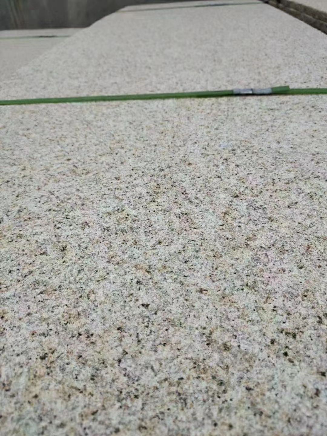 芝麻白石材批發廠家電話與花崗巖供應商