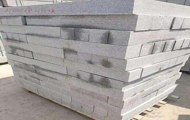 珍珠花路沿石石材天然石材廠家批發(fā)生產(chǎn)