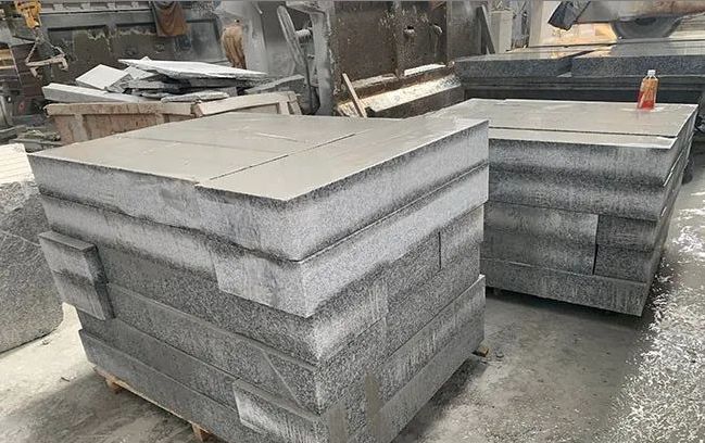 芝麻白火燒板荔枝面光面出廠價對應不同厚度與規格區間(圖2)