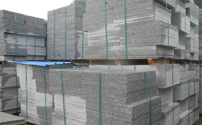 路沿石批發(fā)天然石材珍珠花石材廠家供應(yīng)