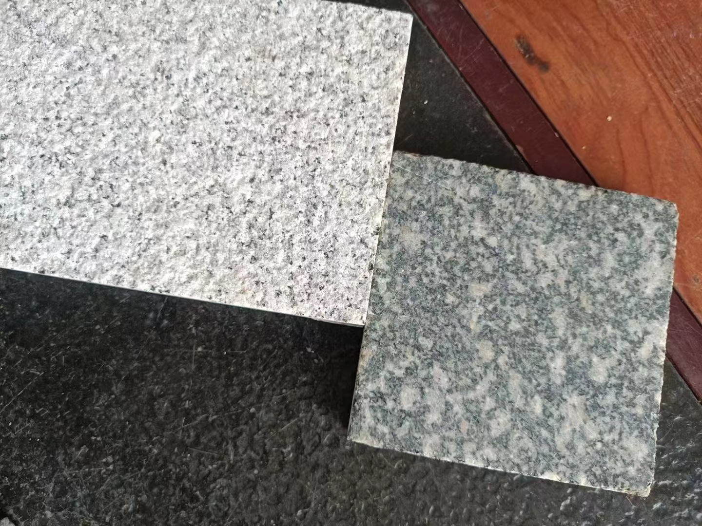 芝麻白花崗巖多少一平方