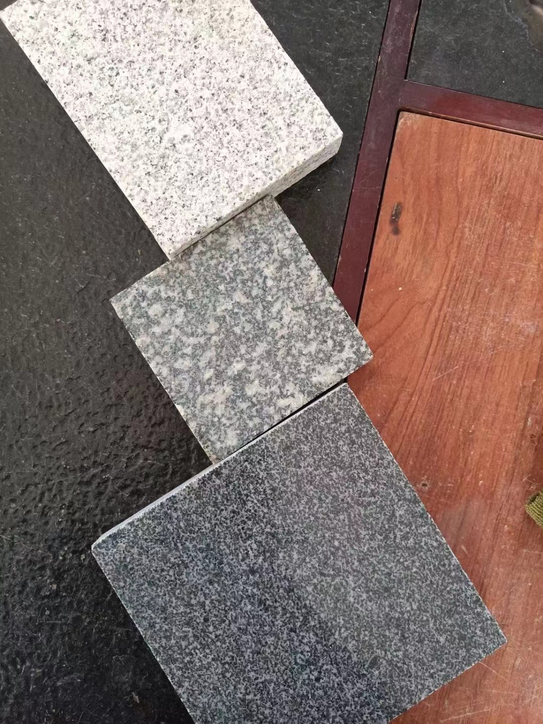 白麻芝麻白及米白色花崗巖石材生產