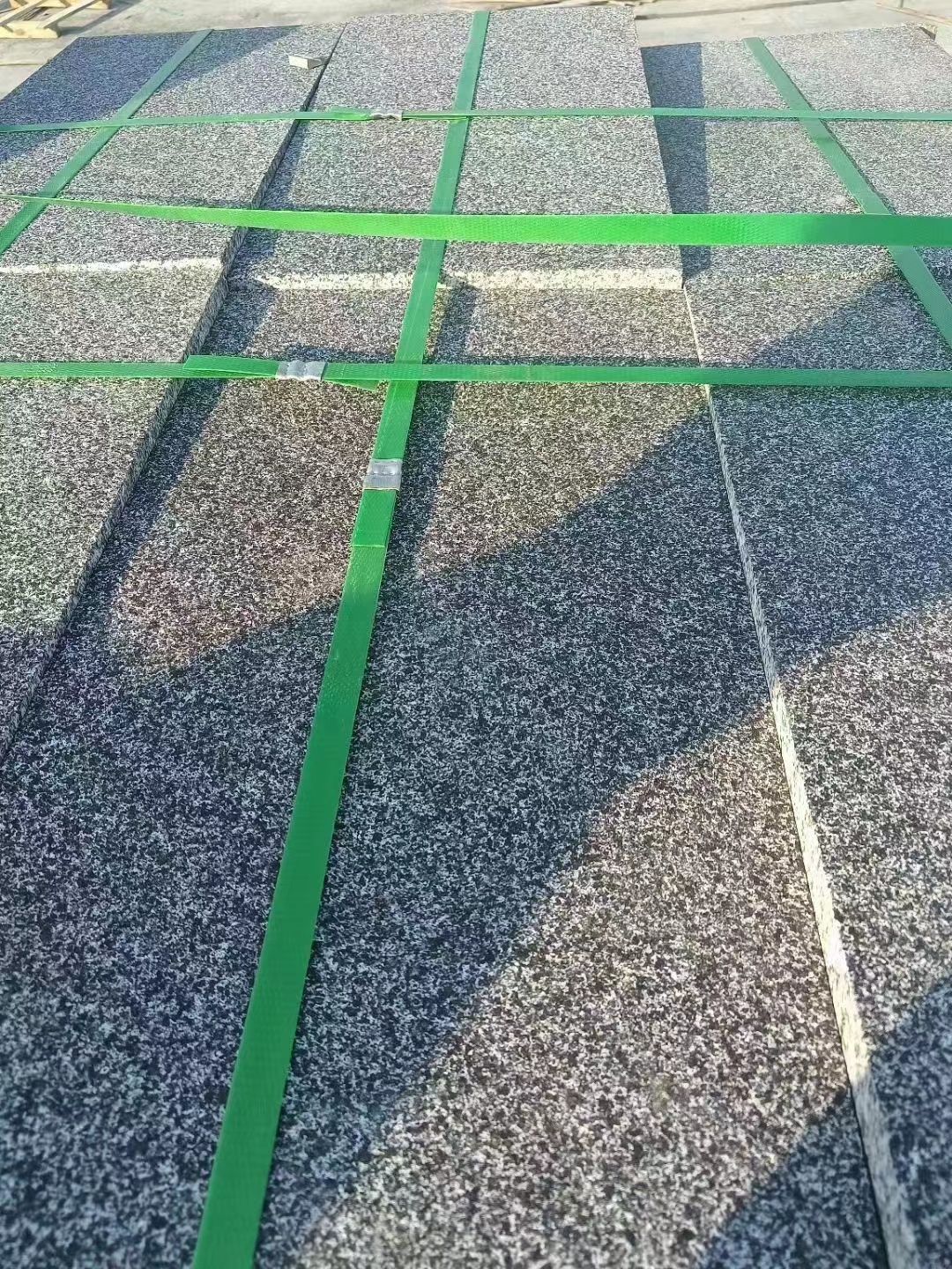 芝麻黑火燒板荔枝面地鋪石加工廠家