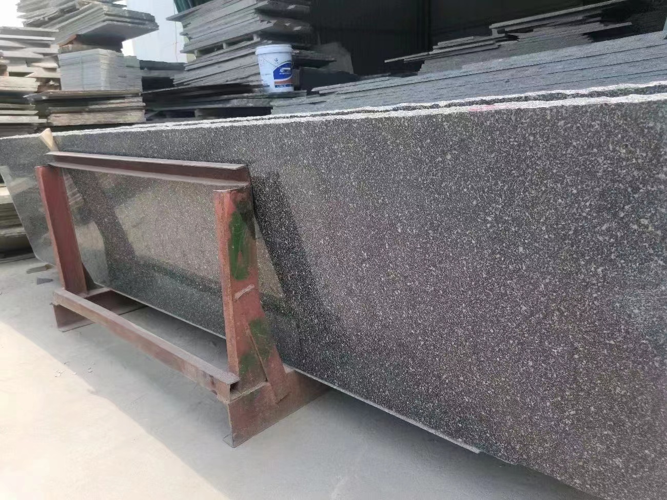 外墻干掛芝麻黑石材火燒板加工