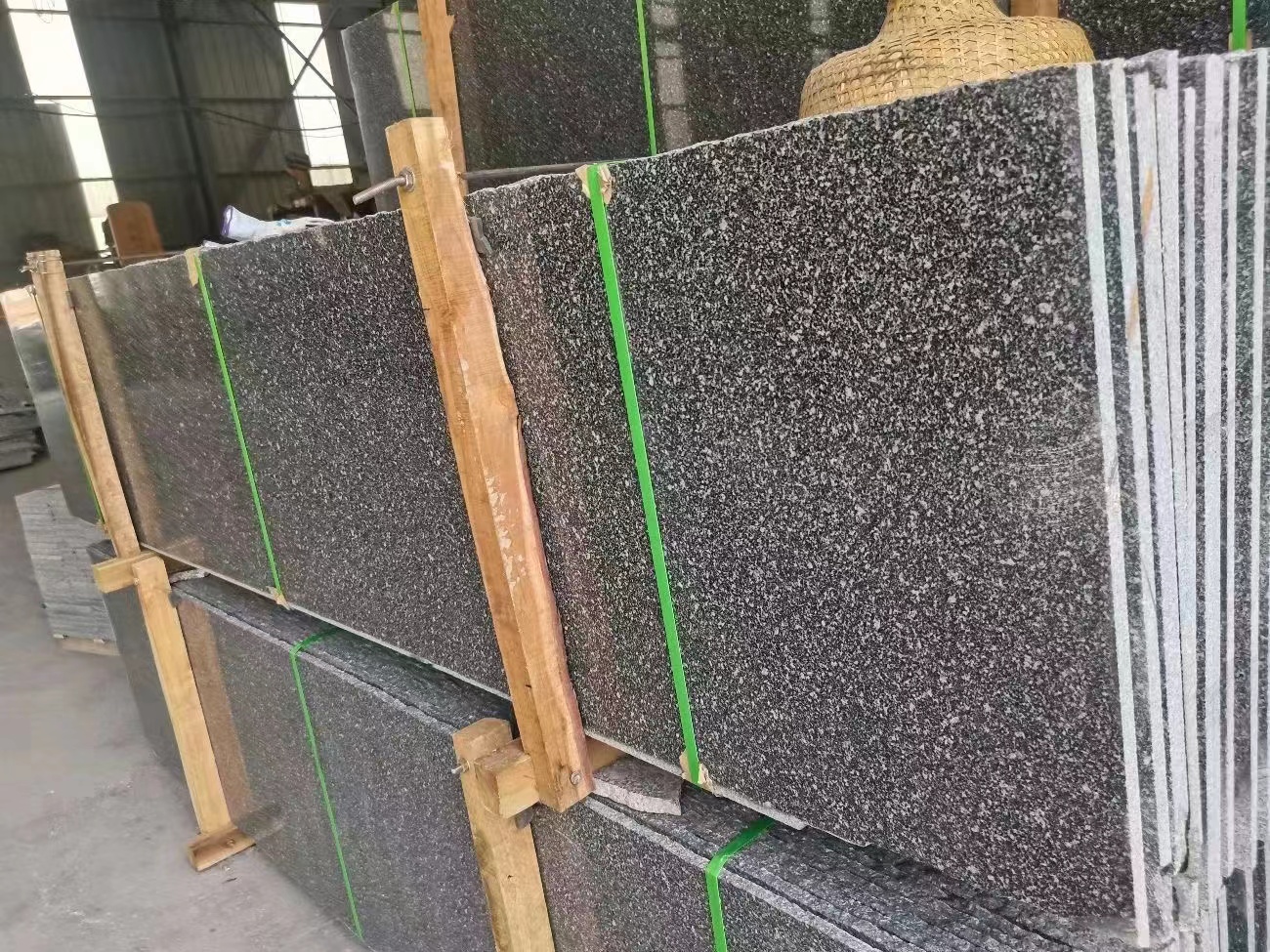 芝麻黑石材廠家電話聯系(圖2)