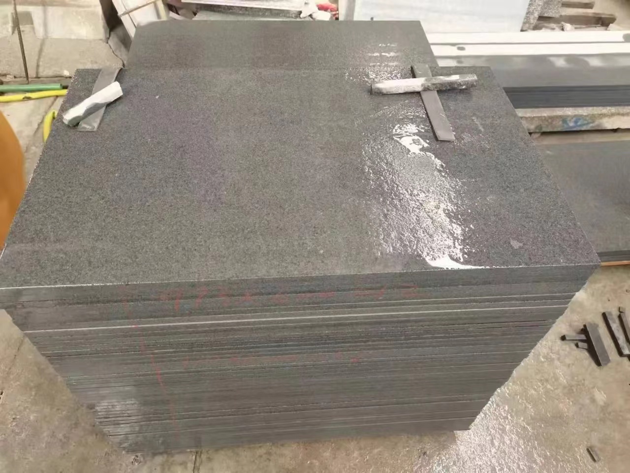 章丘黑花崗巖廠家能做火燒面嗎？