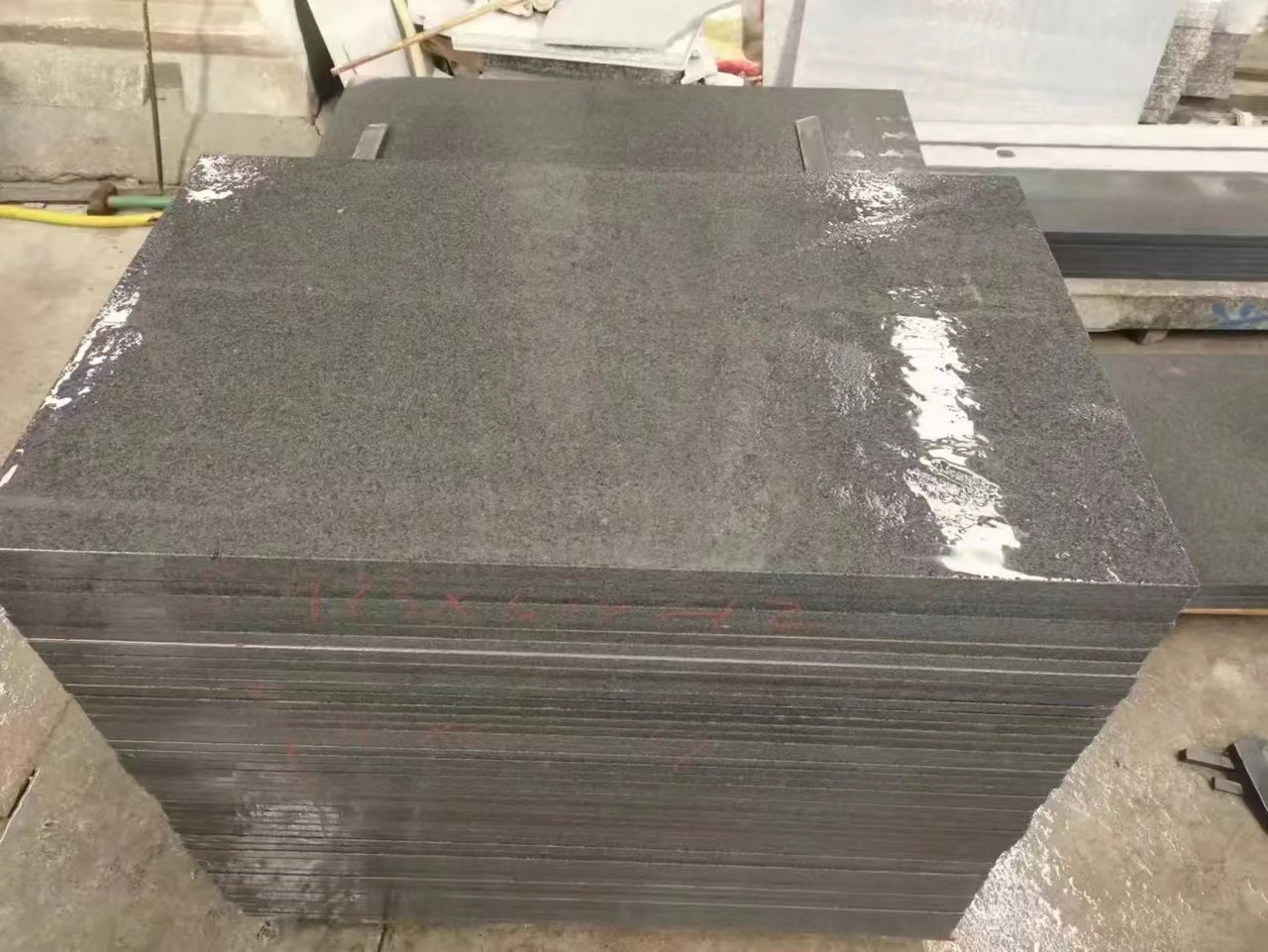 芝麻黑花崗巖地鋪石生產(chǎn)加工廠家