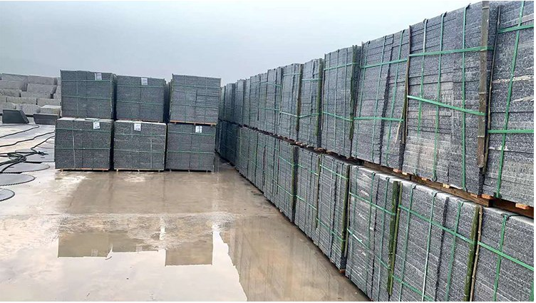 芝麻灰火燒板地鋪石料廠家批發價(圖4)