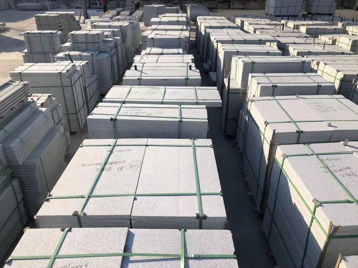 黃金麻花崗巖石材價(jià)格多少錢(圖2)