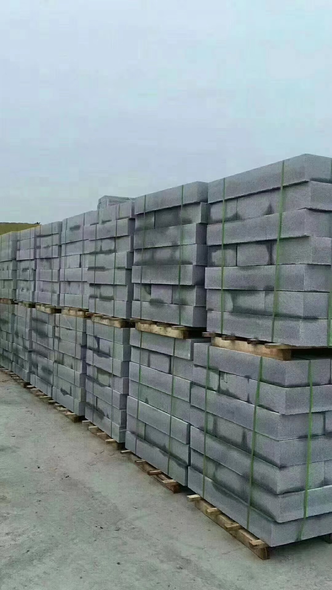 芝麻灰花崗巖火燒板與荔枝面在鋪裝中的實(shí)際使用效果(圖3)