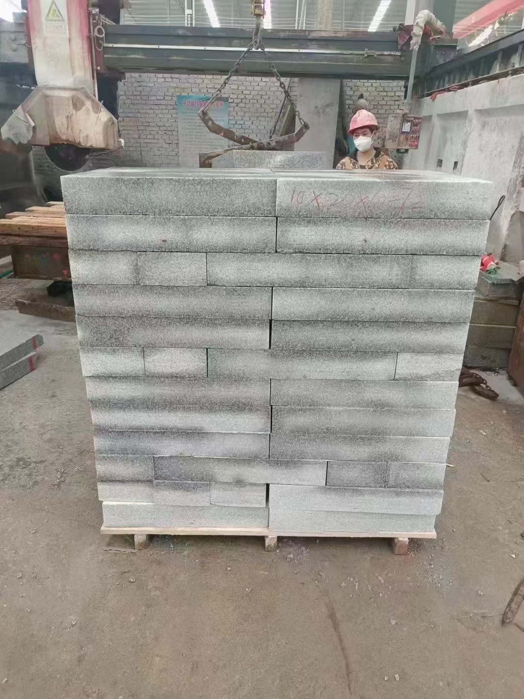 火燒面芝麻灰花崗巖板(圖3)