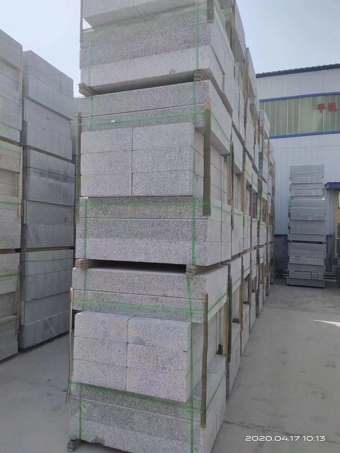 芝麻灰路沿石采購(gòu)價(jià)格與花崗巖廠家供應(yīng)信息