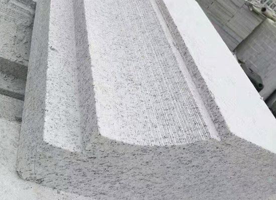 芝麻白路沿石施工鋪裝要注意什么？