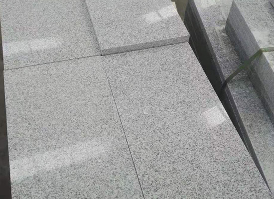 芝麻白花崗巖石材的選購(gòu)方法？