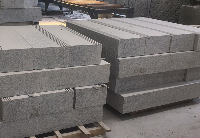 地鋪石300×600價格與輔料搭配