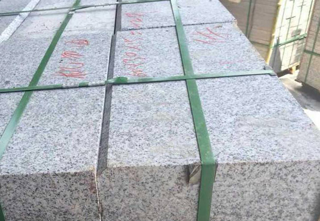 芝麻灰石材鋪廣場(chǎng)用什么規(guī)格？