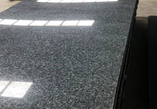 小院景墻干掛適合用淺色花崗巖還是深色花崗巖(圖2)