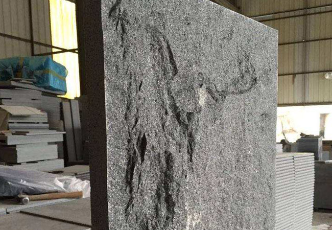 芝麻黑50厚石材價格多少