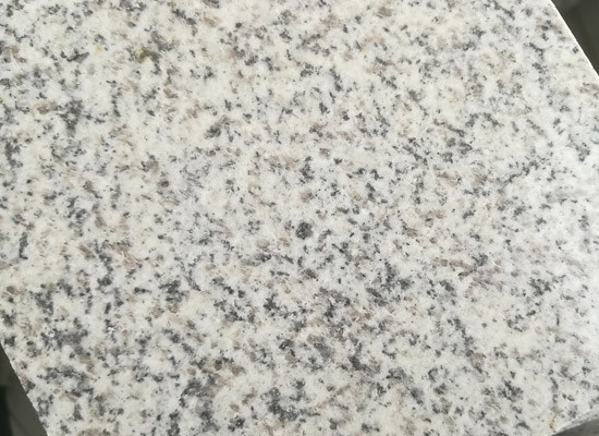 芝麻白火燒面石材廠家哪個好