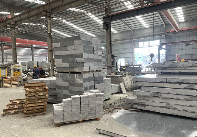 河南靈寶芝麻白的石材廠(圖1)