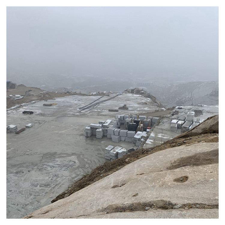 符合鋪裝要求的防滑耐磨大理石地鋪石由大理石地鋪石加工廠批量產出