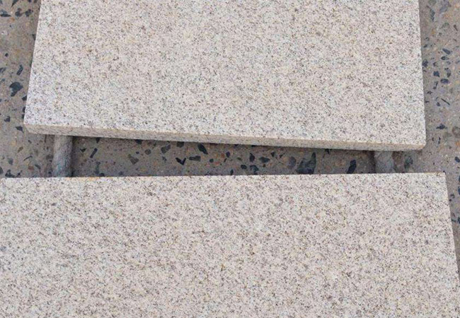 黃金麻荔枝面花崗石價(jià)格多少