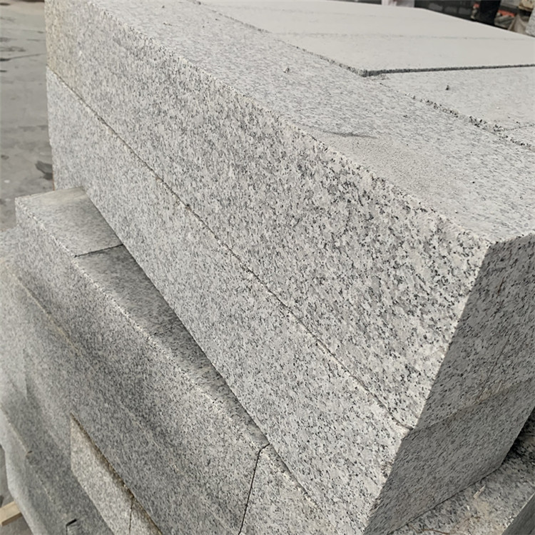 石材工廠內荒料堆放朝向與后續排版利用率之間的實際關聯